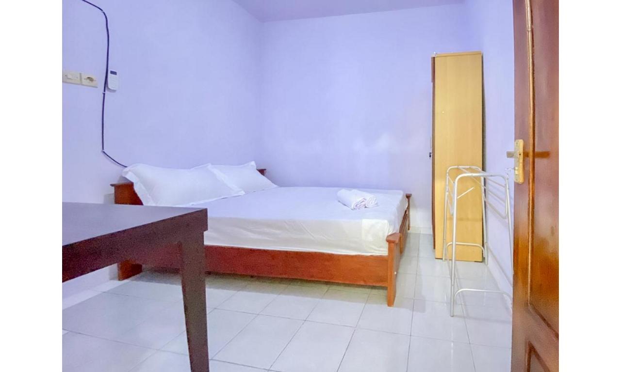 Griya Asri Syariah Mitra Reddoorz Hotel Rogojampi Ngoại thất bức ảnh